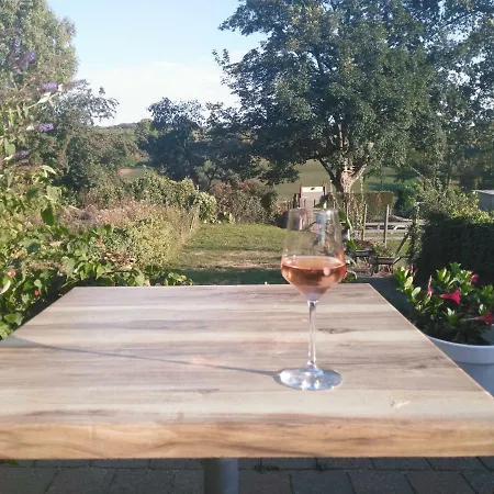 Hotel De Wilde Kriek - Before De Karsteboom